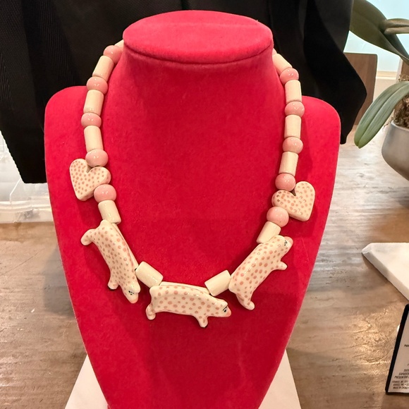 Parrot Pearls Ceramic Vintage Piglet Necklace - Picture 1 of 12